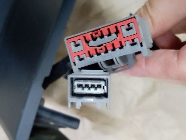 bontott VOLVO V40 Könyöklő