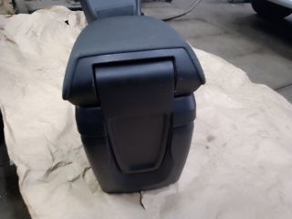 bontott VOLVO V40 Könyöklő