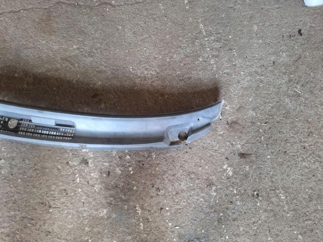 bontott VOLVO V40 Levélrács