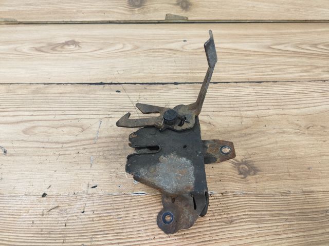 bontott VOLVO V40 Motorháztető Zárszerkezet