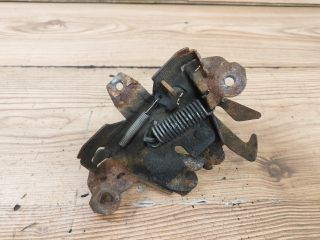 bontott VOLVO V40 Motorháztető Zárszerkezet