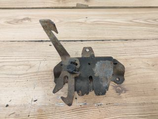 bontott VOLVO V40 Motorháztető Zárszerkezet