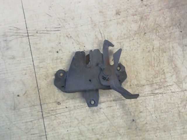 bontott VOLVO V40 Motorháztető Zárszerkezet