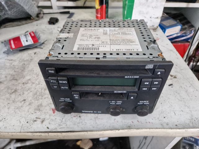 bontott VOLVO V40 Rádió / CD