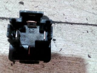 bontott VOLVO V40 Relé