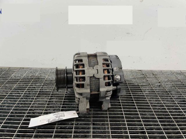 bontott VOLVO V40 Generátor