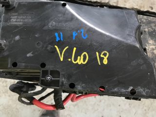 bontott VOLVO V40 Biztosítéktábla Motortér