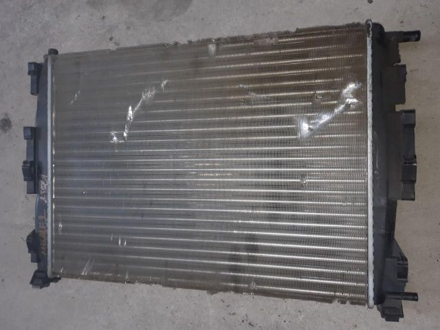 bontott VOLVO V40 Vízhűtő Radiátor (Klímás)