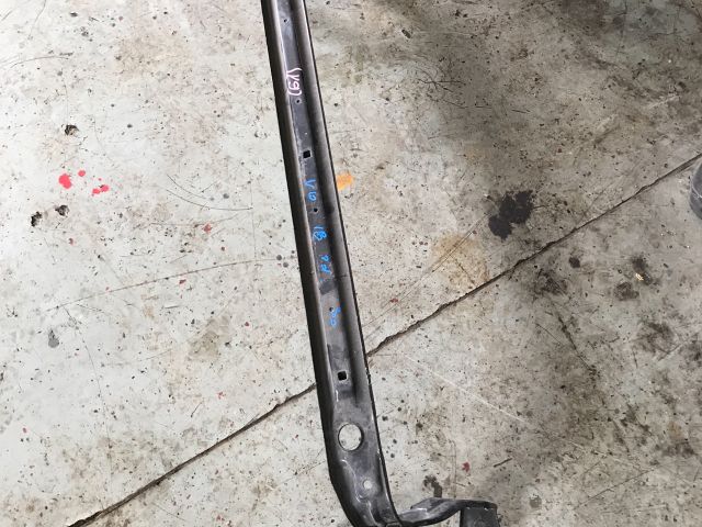 bontott VOLVO V40 Vízhűtő Radiátor Tartó