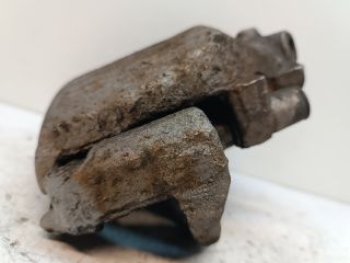 bontott VOLVO V50 Bal első Féknyereg Munkahengerrel