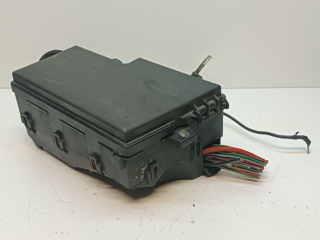 bontott VOLVO V50 Biztosítéktábla Motortér