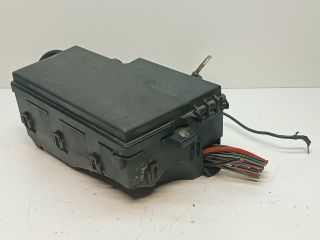 bontott VOLVO V50 Biztosítéktábla Motortér