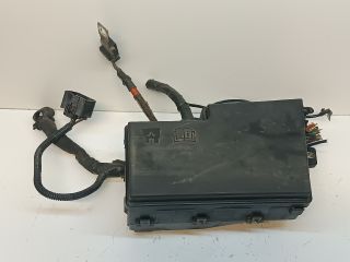 bontott VOLVO V50 Biztosítéktábla Motortér