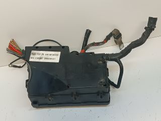 bontott VOLVO V50 Biztosítéktábla Motortér