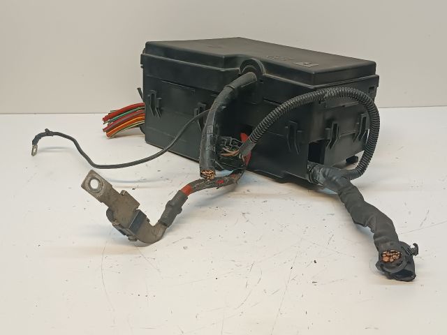 bontott VOLVO V50 Biztosítéktábla Motortér