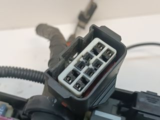 bontott VOLVO V50 Biztosítéktábla Motortér