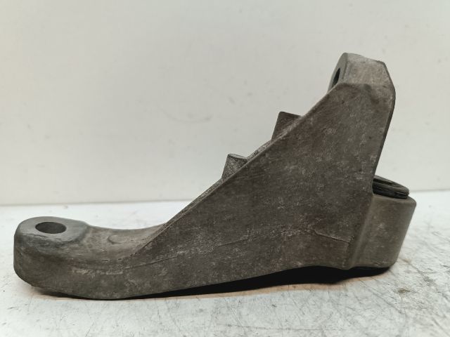 bontott VOLVO V50 Motor Tartó Bak Jobb