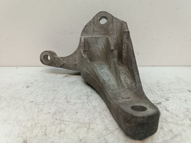 bontott VOLVO V50 Motor Tartó Bak Jobb