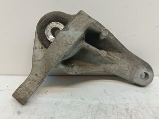 bontott VOLVO V50 Motor Tartó Bak Jobb