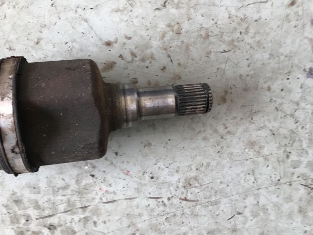 bontott VOLVO V50 Bal Féltengely