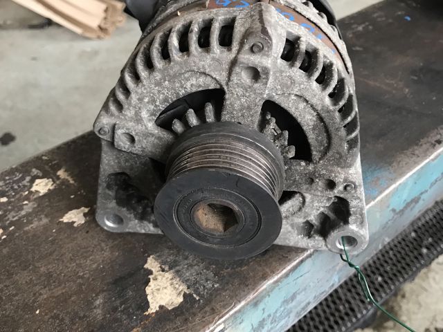 bontott VOLVO V50 Generátor