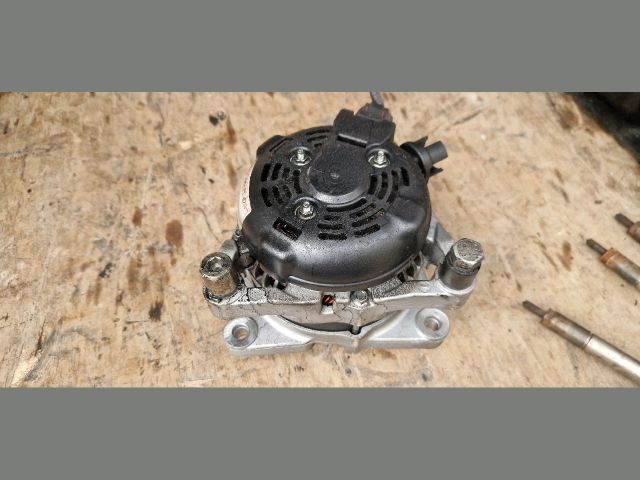 bontott VOLVO V50 Generátor