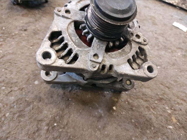 bontott VOLVO V50 Generátor