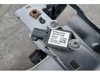 bontott VOLVO V50 Homlokfal (Üres lemez)