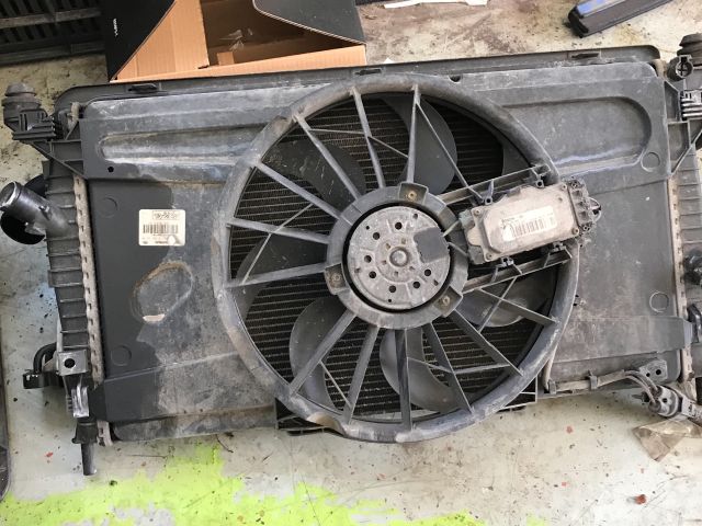 bontott VOLVO V50 Hűtő Ventilátor(ok), Radiátor(ok) Szett