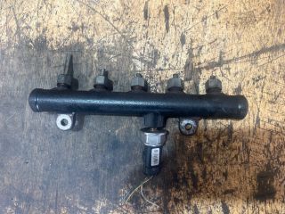 bontott VOLVO V50 Közösnyomócső