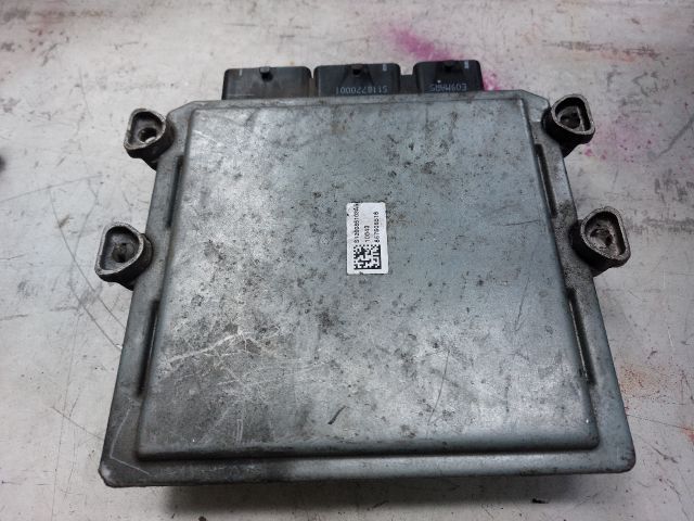 bontott VOLVO V50 Motorvezérlő