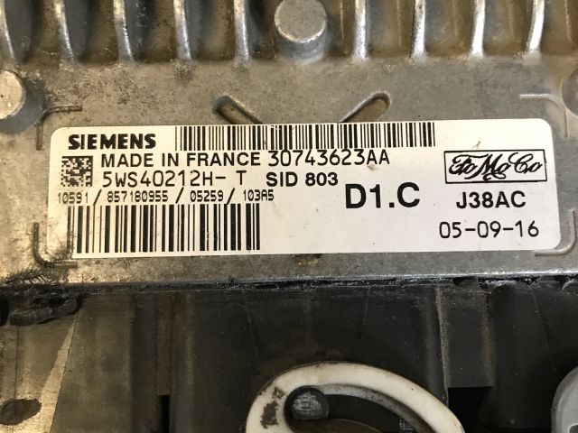 bontott VOLVO V50 Motorvezérlő