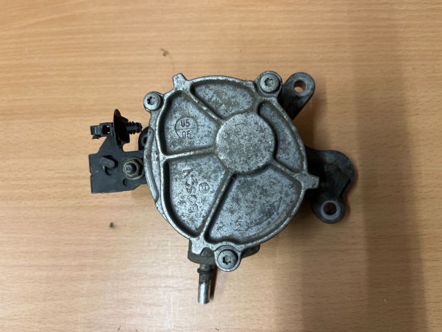 bontott VOLVO V50 Vákumpumpa