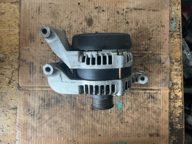 bontott VOLVO V50 Generátor