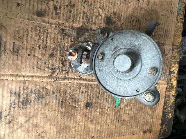 bontott VOLVO V50 Önindító