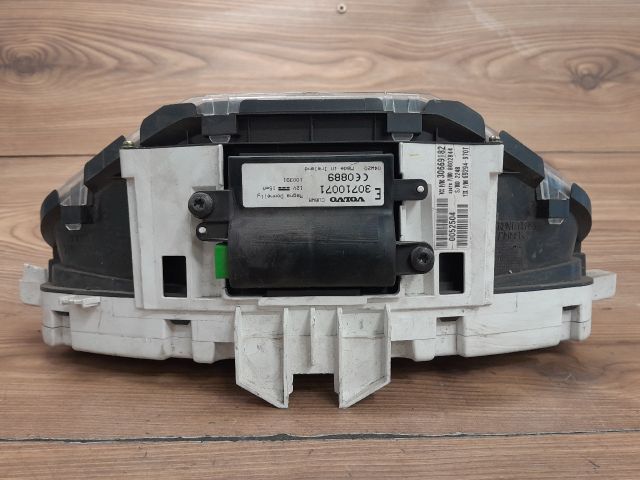 bontott VOLVO V50 Kilométeróra