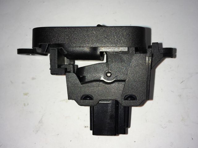 bontott VOLVO V50 Ablakemelő Kapcsoló (Pozíciófüggetlen)