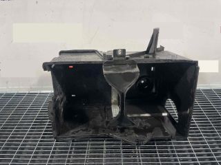 bontott VOLVO V50 Akkumulátor Tartó