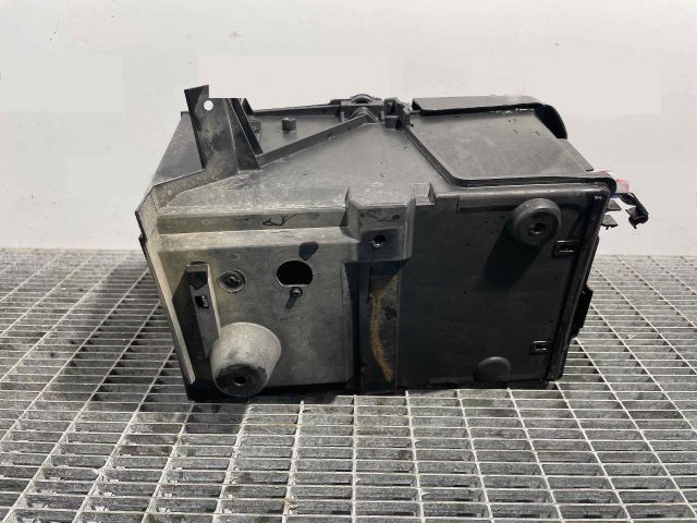 bontott VOLVO V50 Akkumulátor Tartó