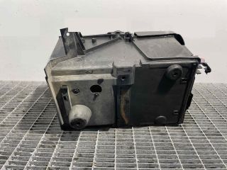 bontott VOLVO V50 Akkumulátor Tartó