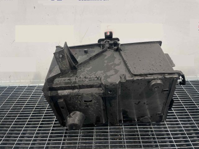 bontott VOLVO V50 Akkumulátor Tartó