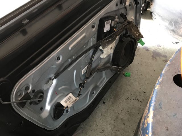 bontott VOLVO V50 Bal első Ajtó (Részeivel)