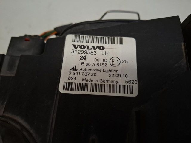 bontott VOLVO V50 Bal Fényszóró