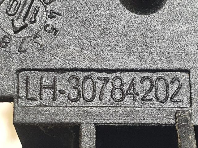 bontott VOLVO V50 Bal hátsó Külső Kilincsfészek