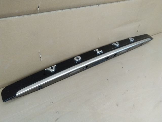 bontott VOLVO V50 Csomagtérajtó Díszléc