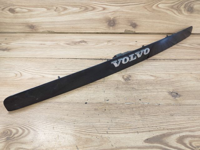 bontott VOLVO V50 Csomagtérajtó Díszléc