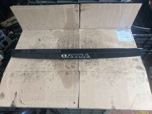 bontott VOLVO V50 Csomagtérajtó Díszléc