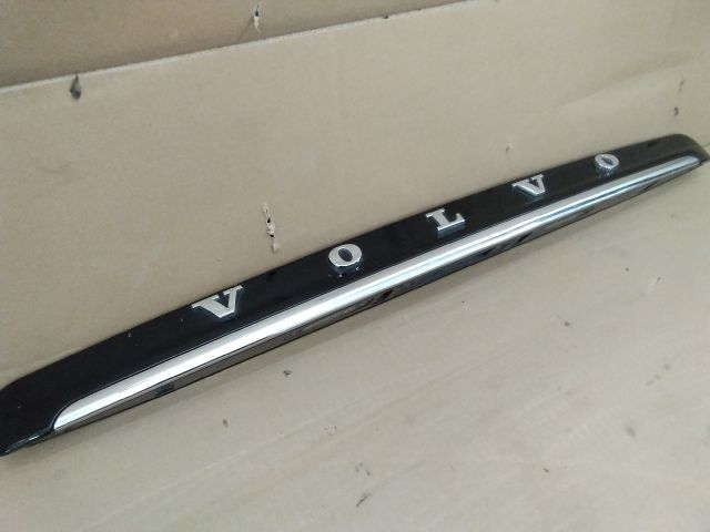 bontott VOLVO V50 Csomagtérajtó Díszléc