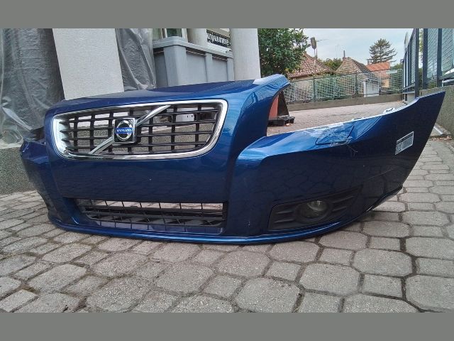 bontott VOLVO V50 Első Lökhárító (Részeivel)