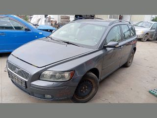 bontott VOLVO V50 Első Lökhárító (Részeivel)